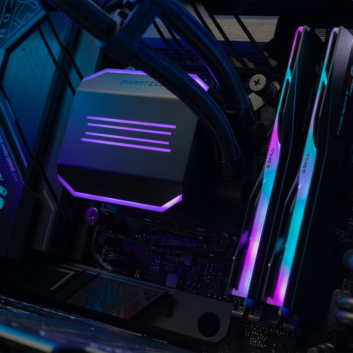 TechForge Synthwave Custom Printed Gaming PC