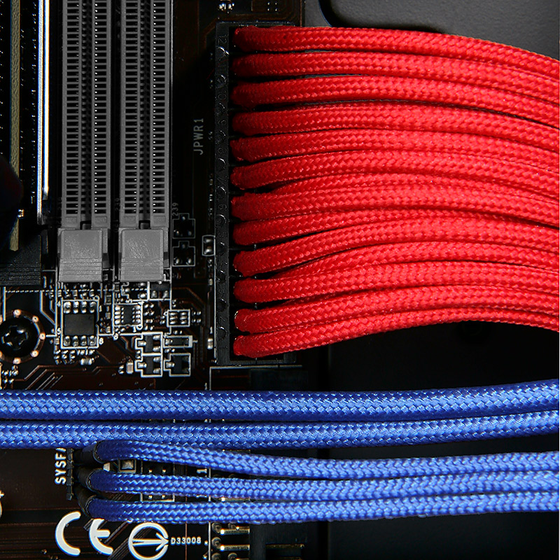 BitFenix - BitFenix Alchemy Molex to SATA Adapter 45 cm - sleeved red/black