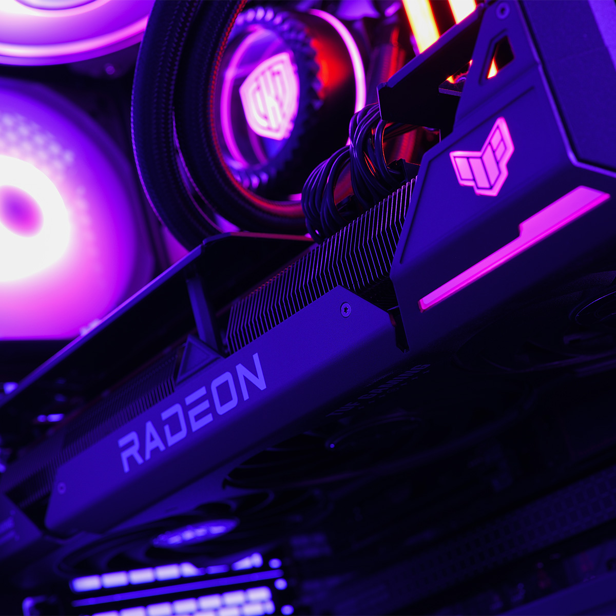 Overclockers UK - OcUK Gaming Falcon - AMD Ryzen 7 7700, Radeon RX 7800 XT Gaming PC