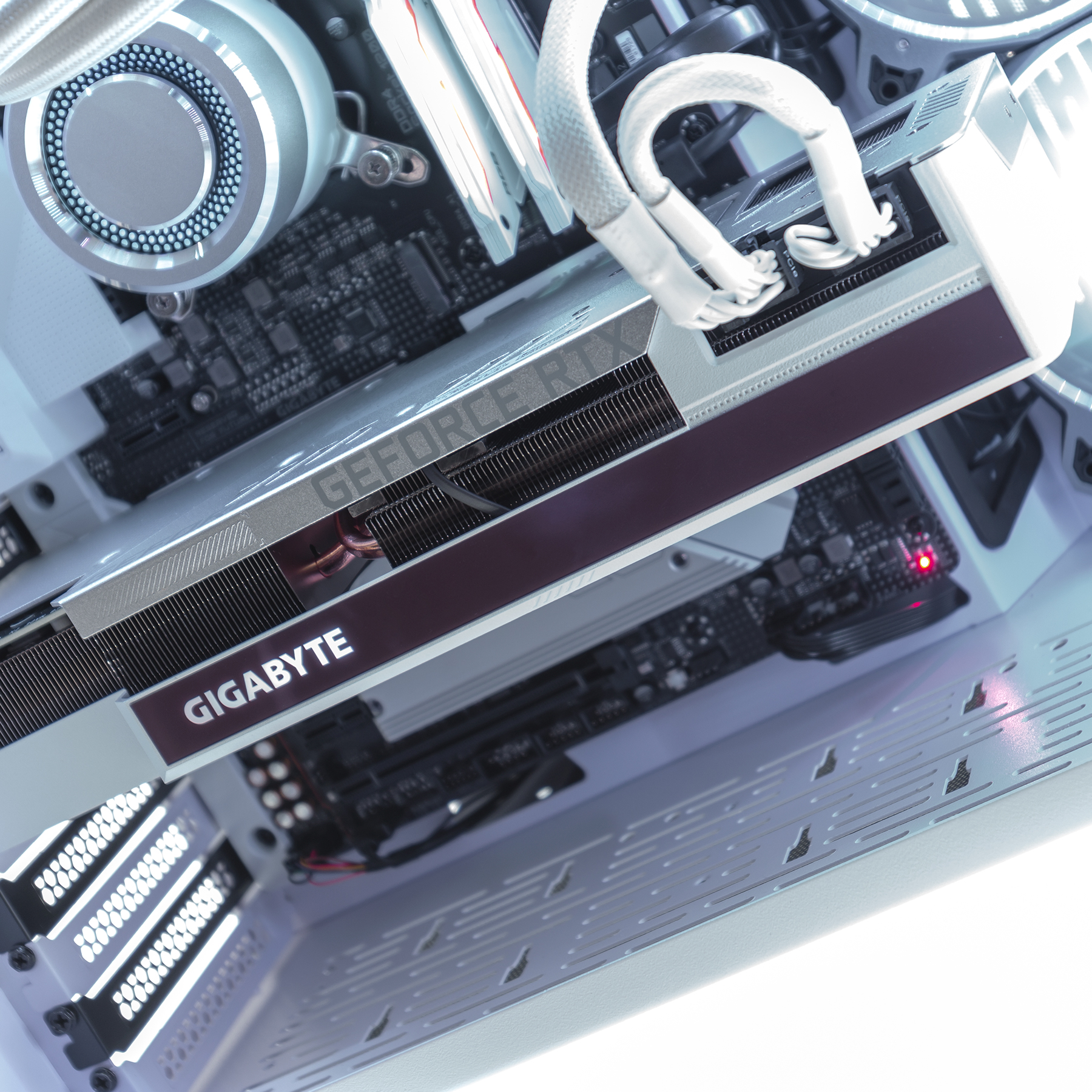  - OcUK Gaming Glacier - Gigabyte Vision, RTX 3000 Series Gaming PC